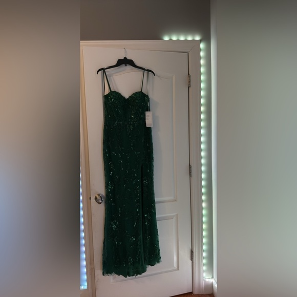 NWT STACEES GREEN PROM DRESS - Picture 3 of 4